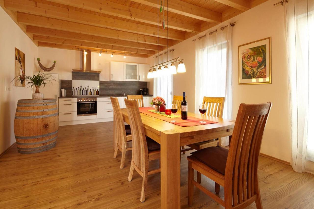Ferienwohnung Weingut Schunck Leinsweiler Exterior foto